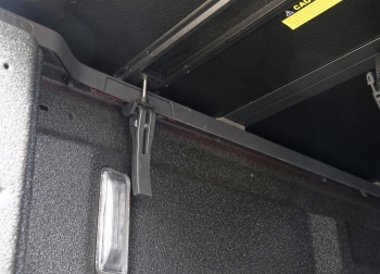 LADERAUMABDECKUNG KLAPPBAR FÜR TOYOTA HILUX ab 2015 XTRA KABINE BEFESTIGUNG LINKS