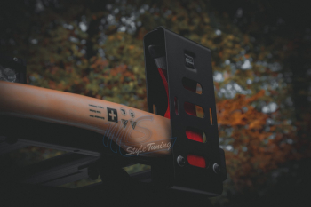 DOPPEL-RESERVEKANISTER-HALTERUNG